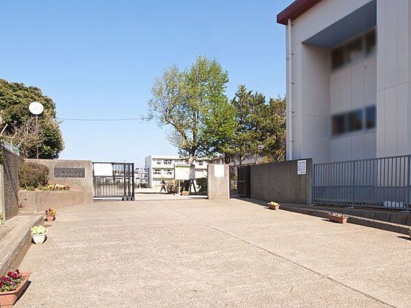 八千代市立大和田西小学校 330m