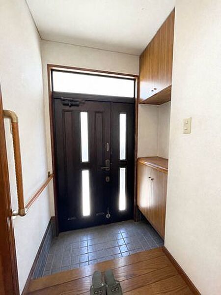 玄関を拡大表示
