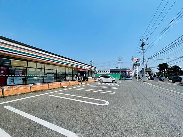 セブンイレブン八千代工業団地入口店 徒歩8分。 620m