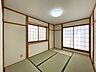 子供部屋：明るい光が差し込む快適な子供部屋。遊ぶ・学ぶ・眠るを快適にこなし、健やかな成長を優しく見守る安心の設計です。