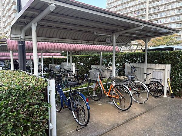 屋根付き駐輪場は嬉しいですね