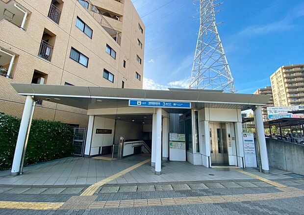 瑞穂運動場東駅(900m)