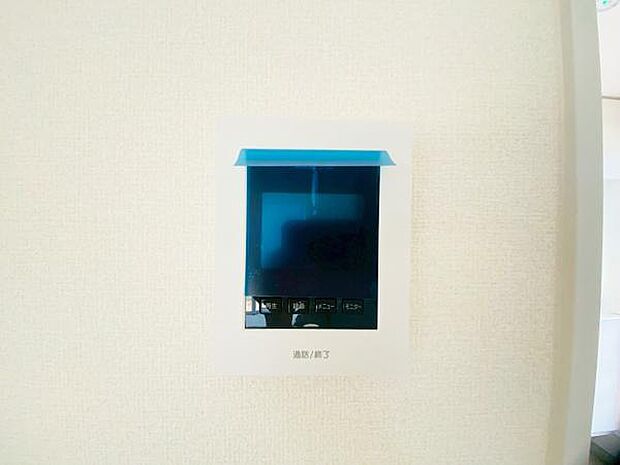 外出中も来訪者をカラー画面でしっかり録画しますボタンひとつで通話が可能です♪ 在宅時にも鮮明なモニターでしっかり相手を確認できます♪