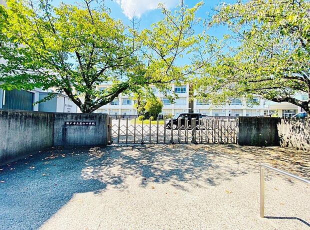 瀬戸市立萩山小学校（670m）