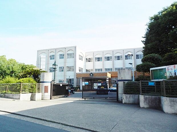 名古屋市立東丘小学校（570m）