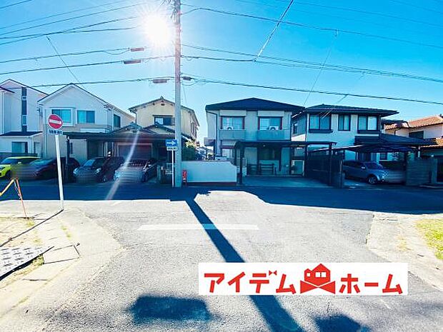 西側道路（2025年11月）撮影