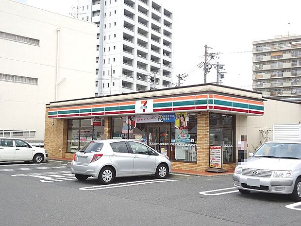 セブン-イレブン 名古屋萱場2丁目店(530m)