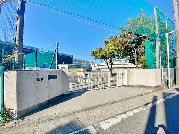 名古屋市立春岡小学校(790m)