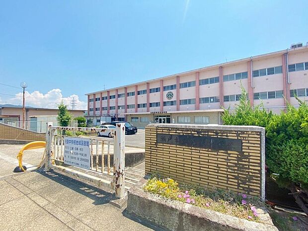 瀬戸市立光陵中学校（830m）