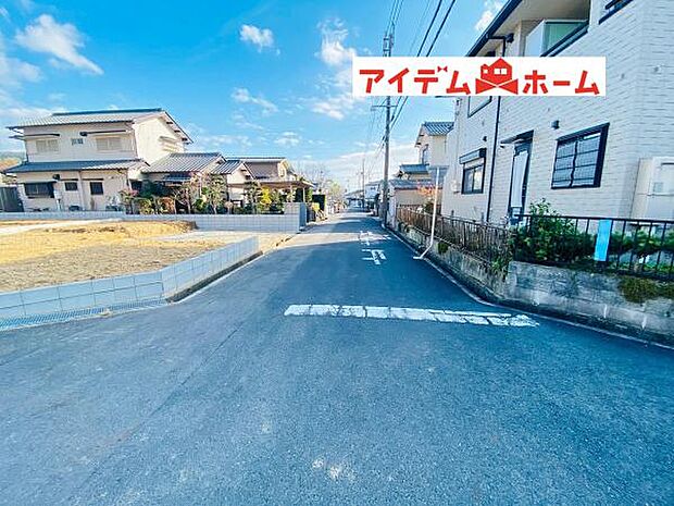 西側道路（2025年12月）撮影