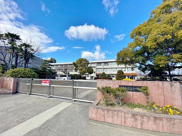 尾張旭市立渋川小学校(730m)