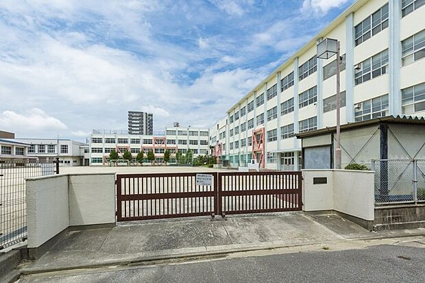 名古屋市立矢田小学校(1020m)