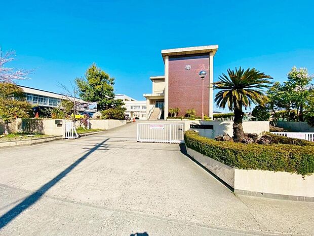 東郷町立春木中学校(485m)
