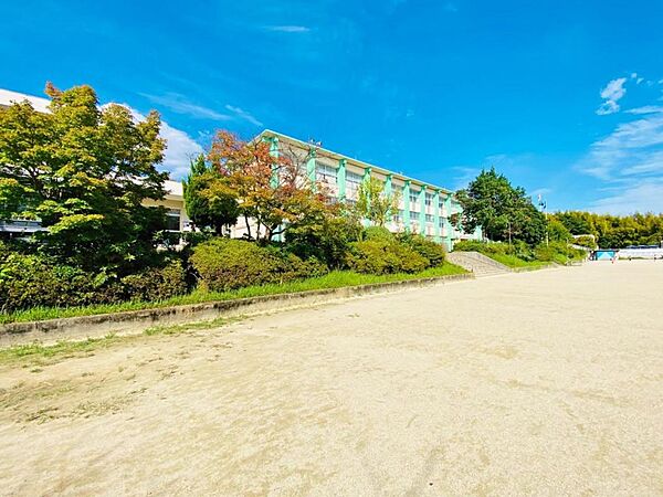 日進市立北小学校（880m）