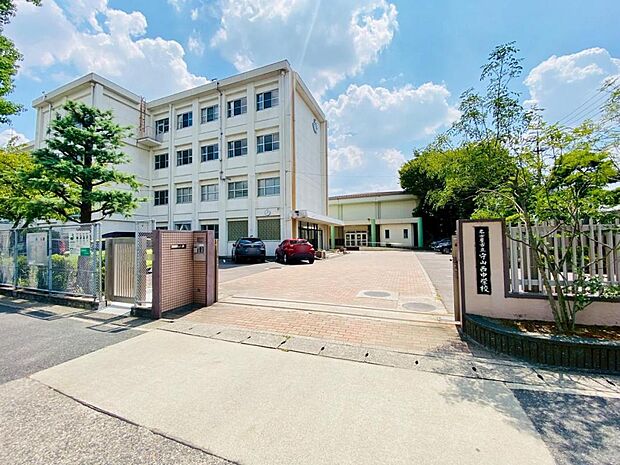 名古屋市立守山西中学校(820m)