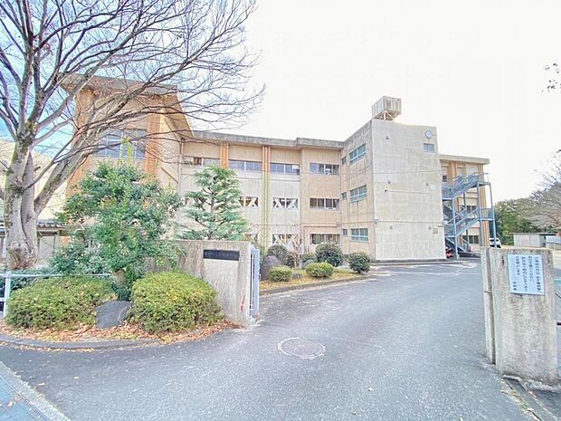 東郷町立 諸輪小学校(640m)