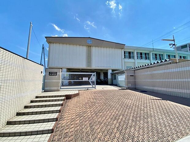 名古屋市立猪子石中学校(740m)