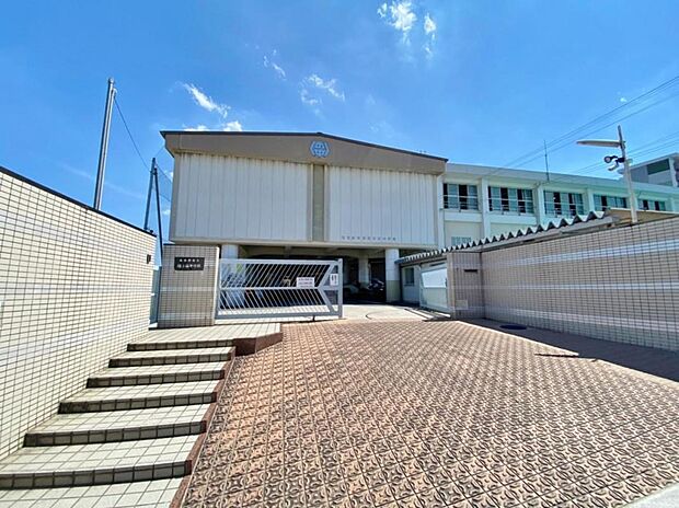 名古屋市立猪子石中学校（740m）