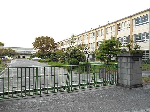 春日井市立中部中学校（360m）