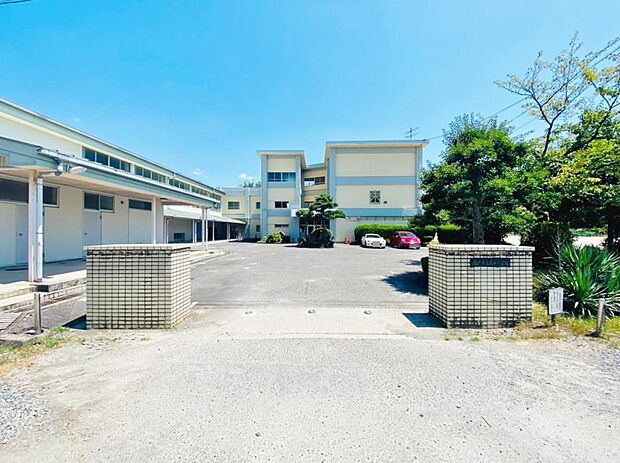 瀬戸市立東山小学校(600m)