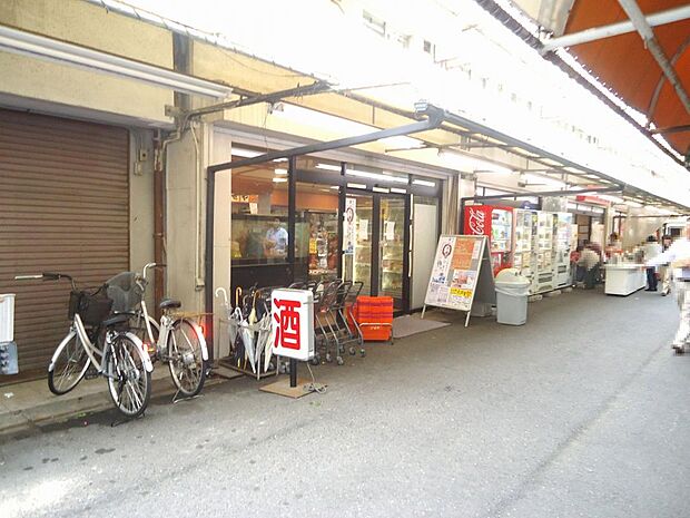 新鮮市場いせや(840m)