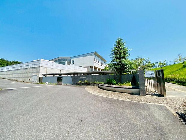 みよし市立三好丘中学校（2230m）