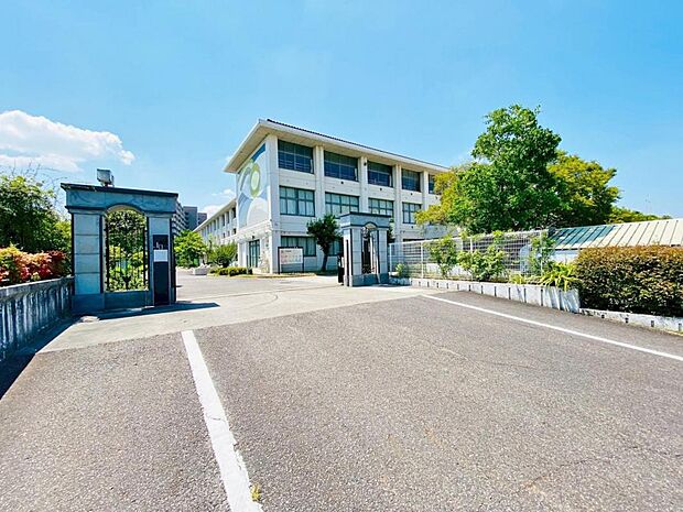 みよし市立三好丘小学校（1320m）