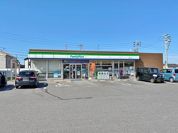 ファミリーマート 緑花台店(590m)