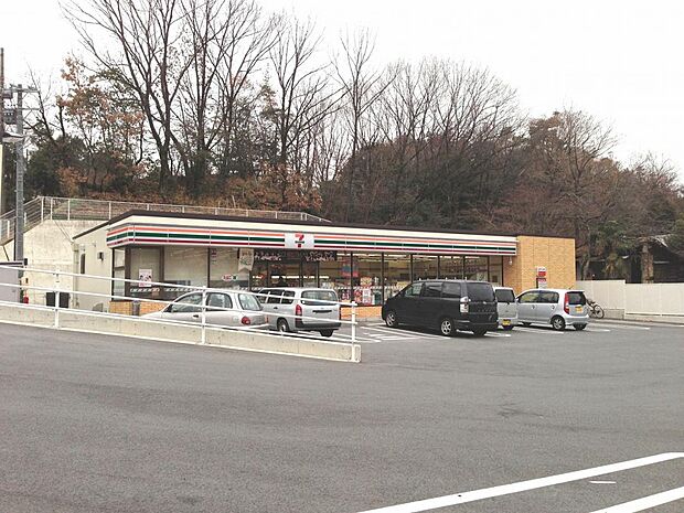 セブン-イレブン 瀬戸萩殿町店(2075m)