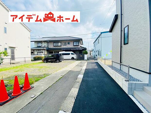 東側道路(2026年8月)撮影