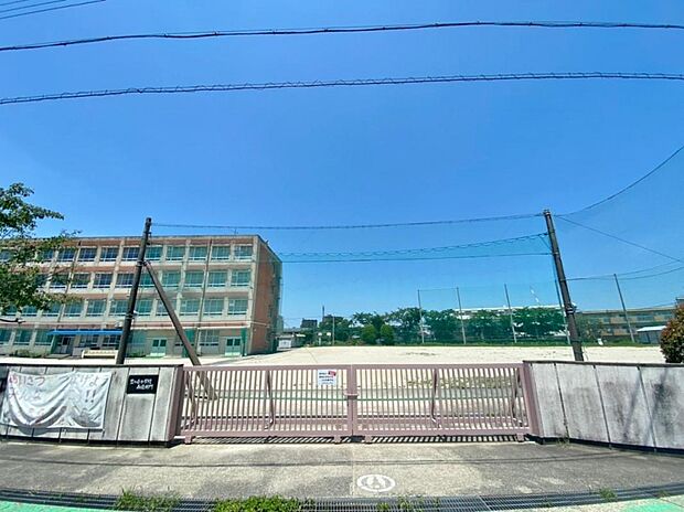 名古屋市立豊が丘小学校(390m)