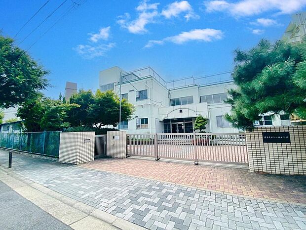 名古屋市立二城小学校(650m)