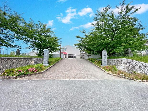 みよし市立北部小学校(940m)
