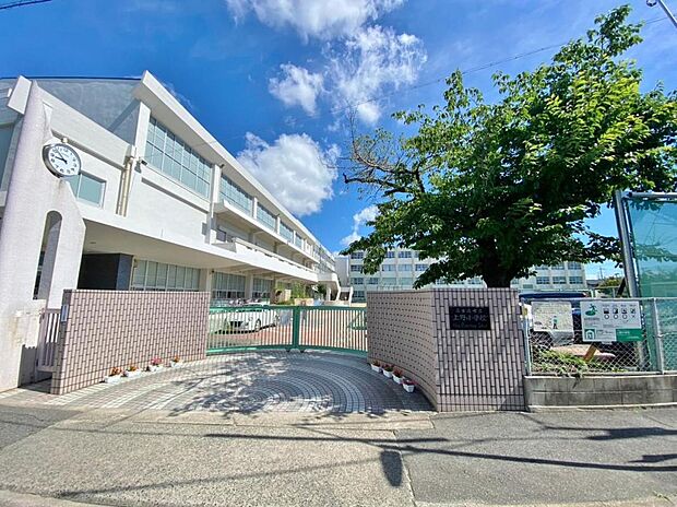 名古屋市立上野小学校(190m)