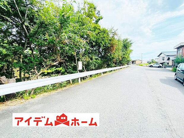 東側道路(2026年8月)撮影