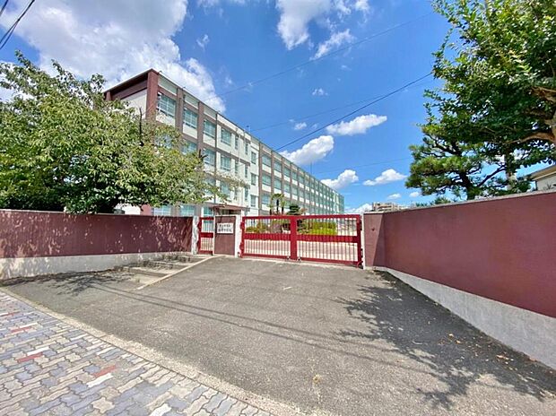 名古屋市立駒方中学校(130m)