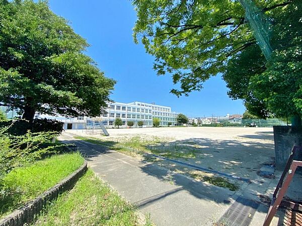 名古屋市立引山小学校（540m）
