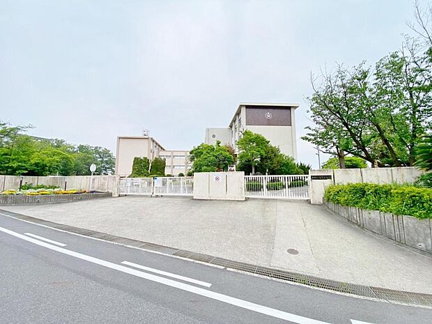 東郷町立 高嶺小学校(1250m)