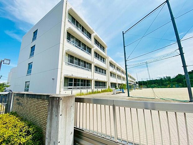 名古屋市立下志段味小学校(1050m)