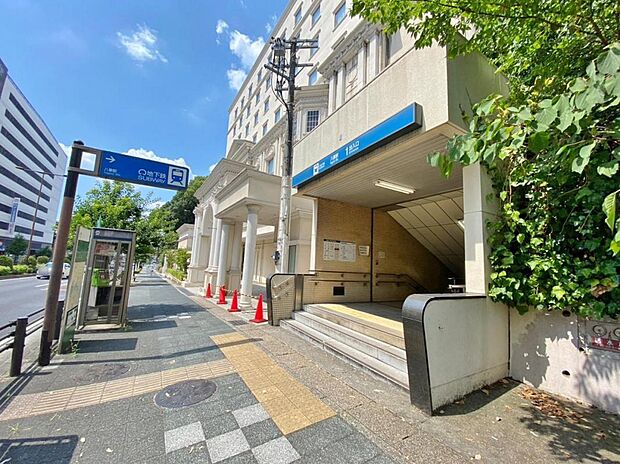 八事駅(1500m)