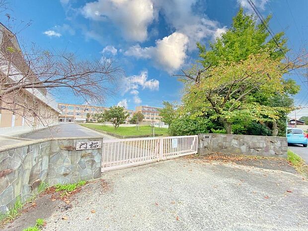日進市立日進中学校(1370m)