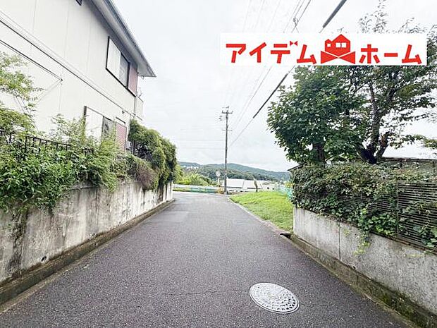 西側道路（2026年9月）撮影