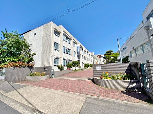 名古屋市立城山中学校(840m)