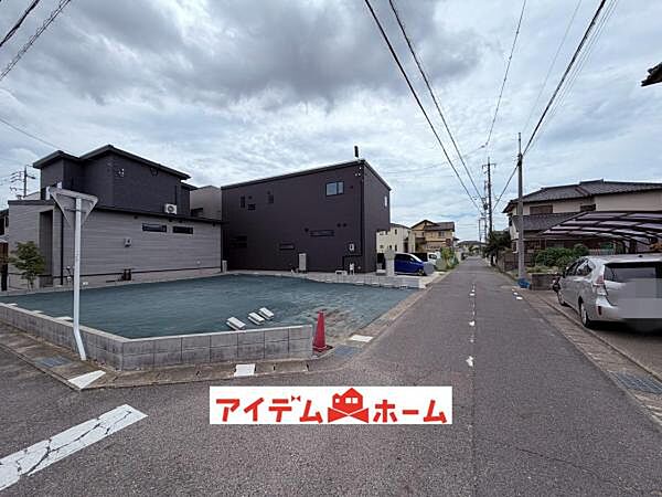 前面道路 平日・土日問わずご案内致します！お気軽にお問合わせ下さい♪