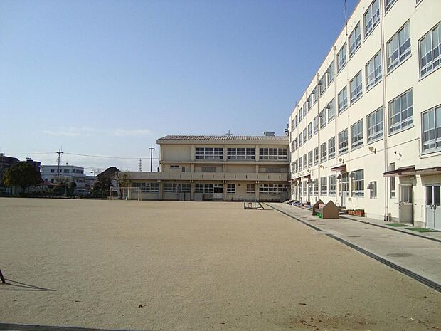名古屋市立比良小学校（840m）