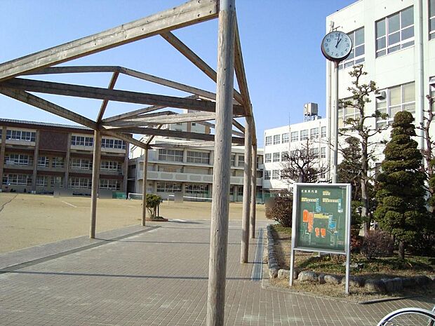 名古屋市立山田東中学校（1740m）