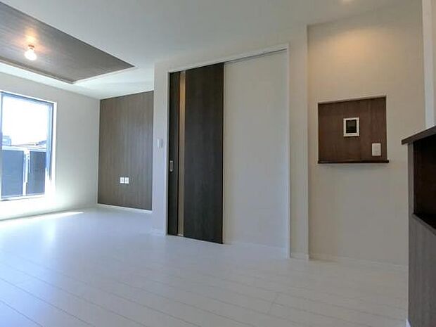 休日、平日問わずお気軽にお問合せくださいませ。