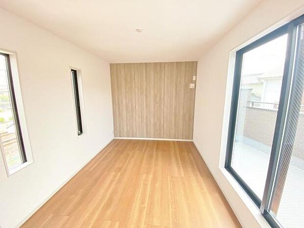 採光たっぷりの明るく心地良いお部屋です♪