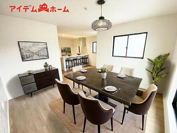 ※家具設置イメージです リビング 南向きのため明るい陽射しが射し込みます♪