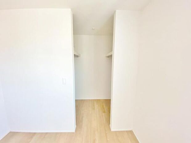 心地良い日差しが差し込む明るい居室